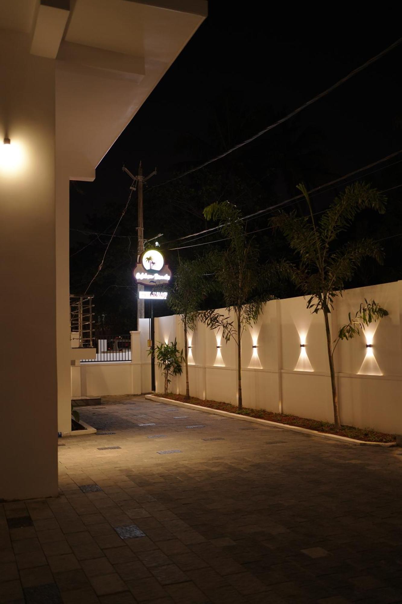 Golden Sands Cherai Hotel Cherai Beach Exterior photo